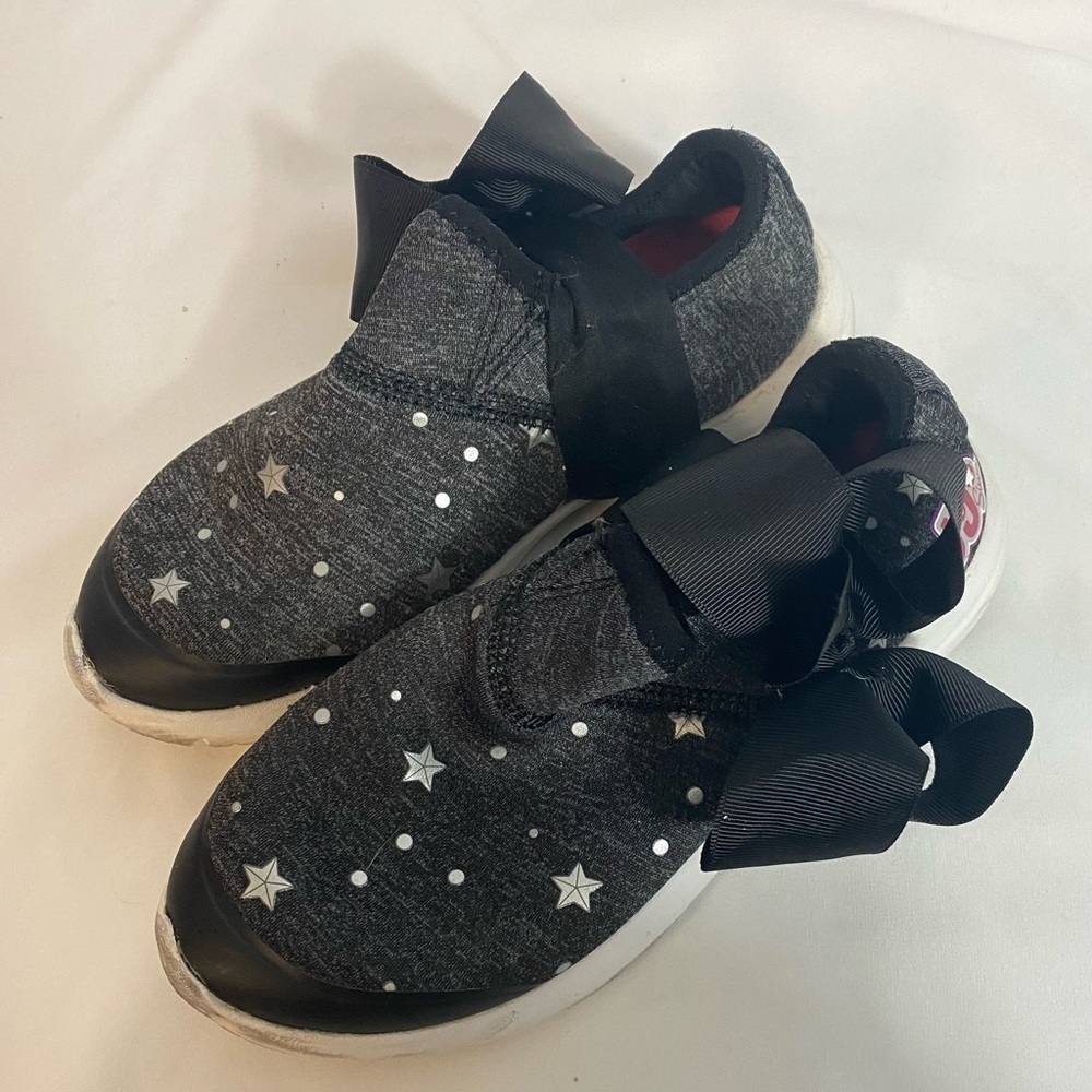 Tennis‎ Shoes